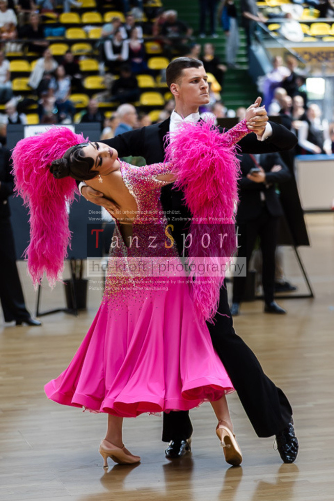 20250517_HessenTanzt_WDSF_IntOpen_Std_0880 | Tanzsportbilder, Standardtanz, Lateintanz, WDSF, DTV, LTVB, dancecomp, goc, hessen tanzt, blaues band der spree, walzer, tango, wiener walzer, slowfox, quickstepp, samba, rumba, cha-cha-cha, paso doble. jive, hd-kroft photography, turniertanzsport
