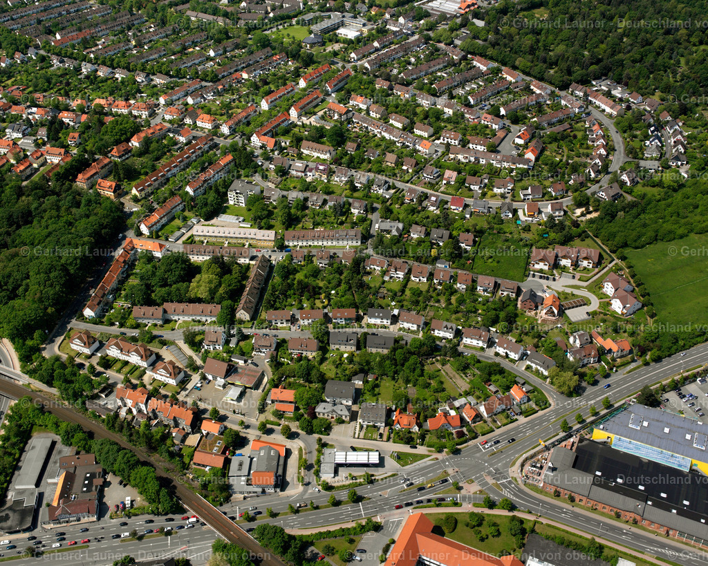 2638392 | GOSLAR GEORGENBERG 09.06.2006 Wohngebiet - Mischbebauung der Mehr- und Einfamilienhaussiedlung  in Georgenberg im Bundesland Niedersachsen, Deutschland // Residential area - mixed development of a multi-family housing estate and single-family housing estate  in Georgenberg in the state Lower Saxony, Germany Foto: Gerhard Launer