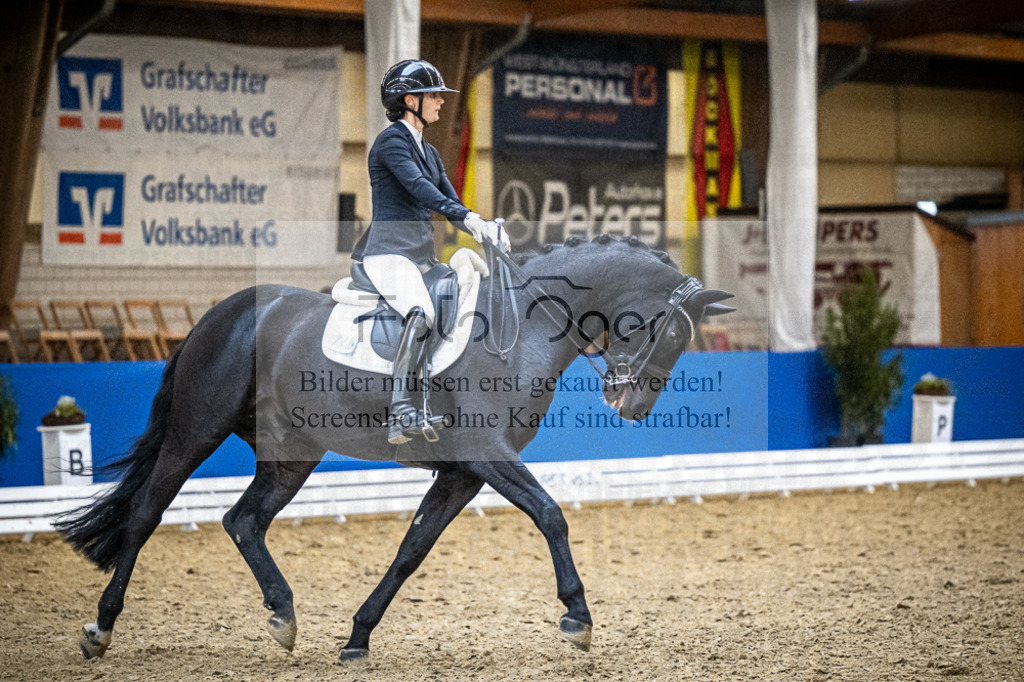 DOS_2374 | Entdecke hochwertige Reitturnierfotos von Foto Oger. Professionell, emotional und authentisch – jetzt Lieblingsmomente im Shop bestellen.Deutschlandweite Turnierfotografie. - Realisiert mit Pictrs.com