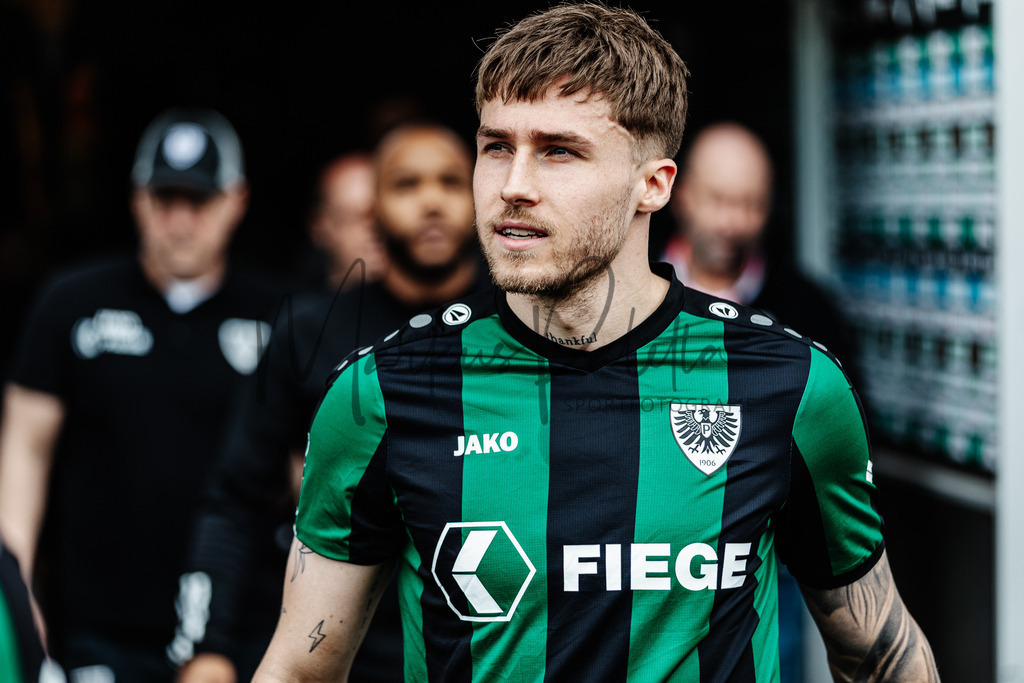 3. Liga, Saison 2023/24, 32. Spieltag: SC Preußen Münster - Jahn Regensburg | Münster, 06.04.2024: 3. Liga, 32. Spieltag, SC Preußen Münster gegen Jahn Regensburg im LVM-Preußenstadion in Münster. Foto: sportfotografie.ms | Markus Paletta - Realisiert mit Pictrs.com