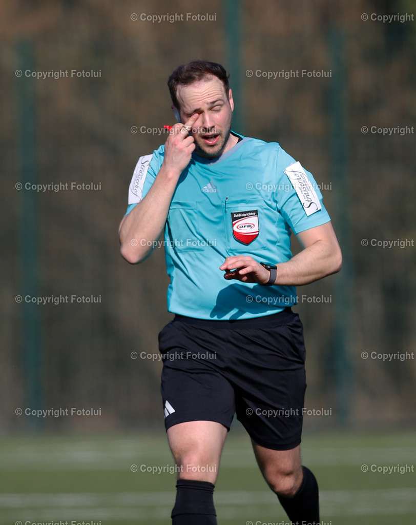 A_LUI_07032026_14 | SPORT,FUSSBALL, LT1 OOE LIGA ASKOE OEDT-UNION PERG 07.03.2026 IM BILD: SCHIEDSRICHTER ROBERT AIGELSPERGER DER 3 ELFMETER FUER UNION PERG GAB BILD: FOTOLUI 