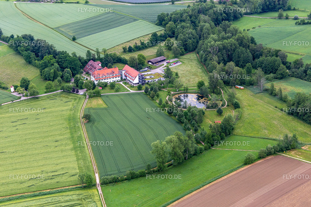 Alten- und Pflegeheim Wespach http://www.wespach.de/ | Luftbild: Alten- und Pflegeheim Wespach http://www.wespach.de/ im Ortsteil Unterstenweiler in Salem im Bundesland Baden-Württemberg in Deutschland. Foto: IMG_132012.jpg vom 26.05.2022 durch ©2025 Werner Riehm fly-foto.de/copyright - Realisiert mit Pictrs.com