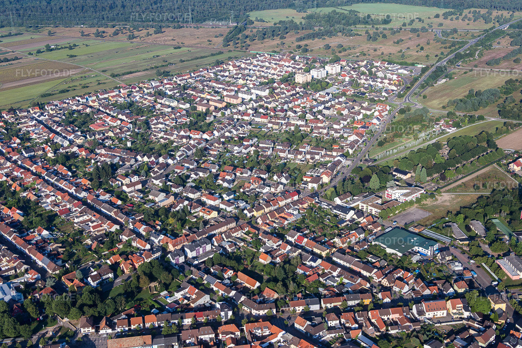 Luftbild: Ortsansicht im Ortsteil Wiesental in Waghäusel im Bundesland Baden-Württemberg in Deutschland. Foto: IMG_092373.jpg vom 01.08.2016 durch Werner Riehm/FLY-FOTO.de