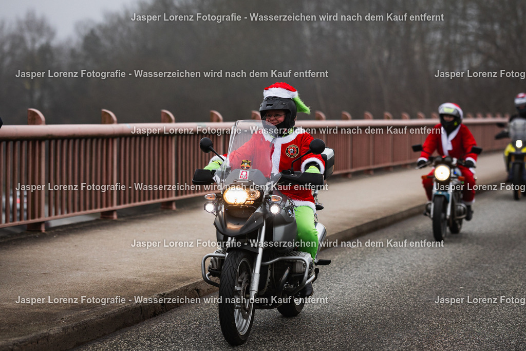 X-Mas Ride I Kiel I 2025 | Jasper Lorenz Fotografie - Realisiert mit Pictrs.com