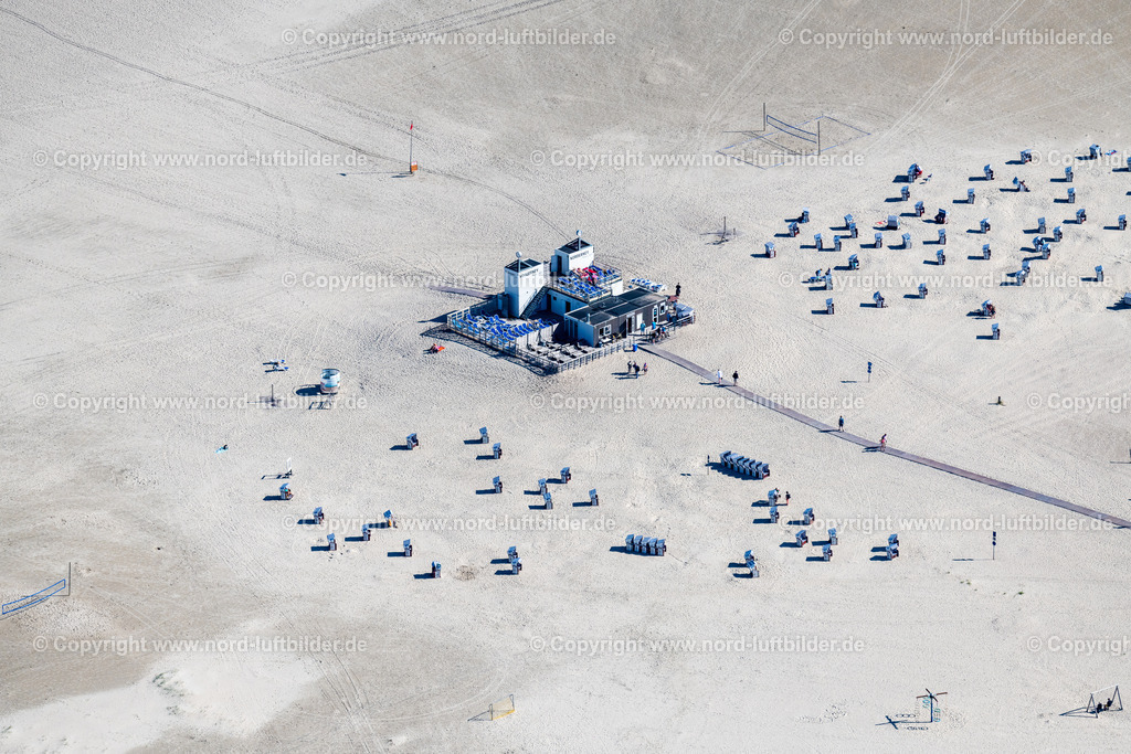 Norderney_Strand_Oase_ELS_6281050923 | NORDERNEY 05.09.2023 Sandstrand- Landschaft entlang des Küsten- Verlaufes " Strandoase " mit Strandsauna mit Panoramablick in Norderney im Bundesland Niedersachsen, Deutschland. // Sandy beach landscape along the coastal course "Strandoase" with a beach sauna with panoramic views in Norderney in the state Lower Saxony, Germany. Foto: Martin Elsen