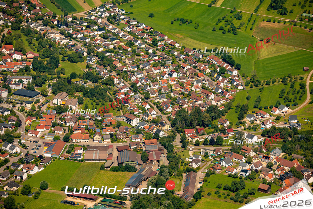 Das Luftbild zeigt :  Hattenhofen - Die Luftaufnahme wurde 2024 vom UL-Flugzeug aus erstellt ( keine Drohne ) - Hochauflösende Luftaufnahme - Für grossformatige Ausdrucke geeignet. Die Geschenkidee !Mit Lizenz und Bildrechte bestellbar