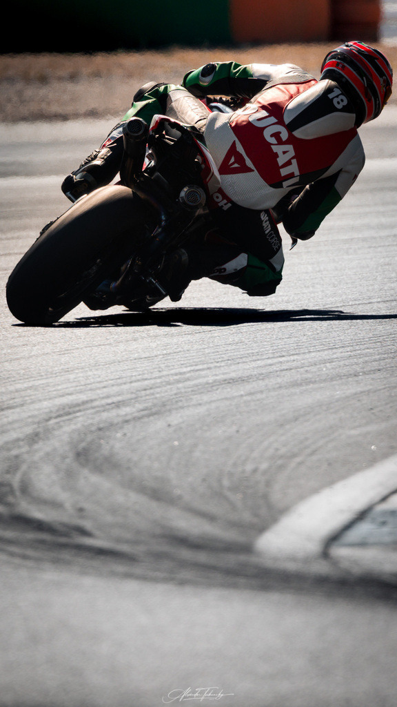 Ducati Trackday Hockenheimring 2026 | Entdecken Sie die faszinierende Welt von Alexander Tschuncky Arts: Kreative Fotografie, atemberaubende Automobilkunst und hochwertiger Bilderdruck. Lassen Sie sich inspirieren! - Realisiert mit Pictrs.com