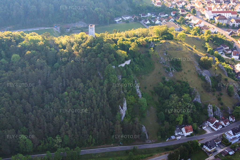 Luftbild: Burgruine Hohenschelklingen aus Westen in Schelklingen im Bundesland Baden-Württemberg in Deutschland. Foto: IMG_67122.jpg vom 08.06.2014 durch Werner Riehm/FLY-FOTO.de