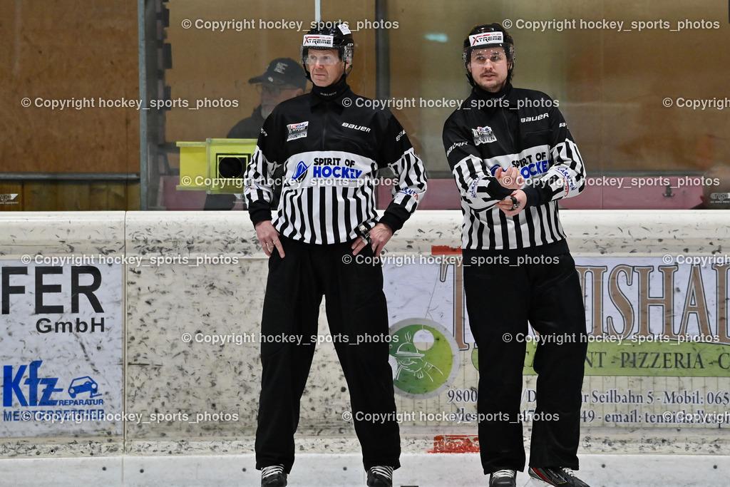 EC Tigers Paternion vs. Tarco Wölfe II | WASSERMANN Michael Referee, EICHER Herbert Referee, EC Tigers Paternion vs. Tarco Wölfe II, EC Tigers Paternion vs. Tarco Wölfe II am 19.12.2024 in Spittal an der Drau (Eissportzentrum Spittal), Austria, (Photo by Bernd Stefan)
