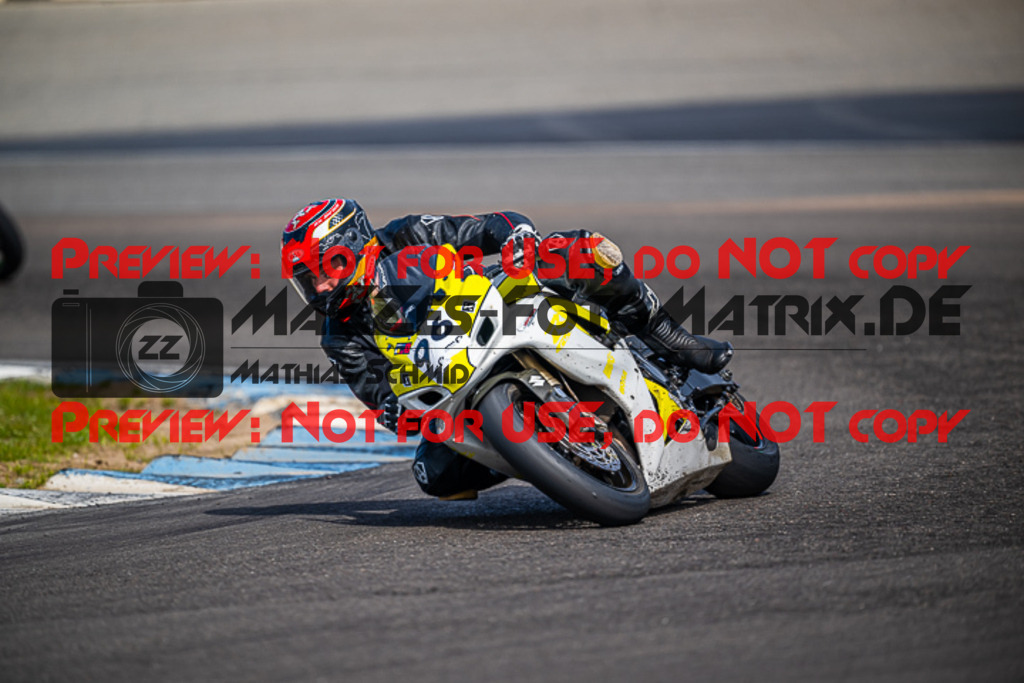 MaZZes_FotoMatrix_230410_8280 | ROT