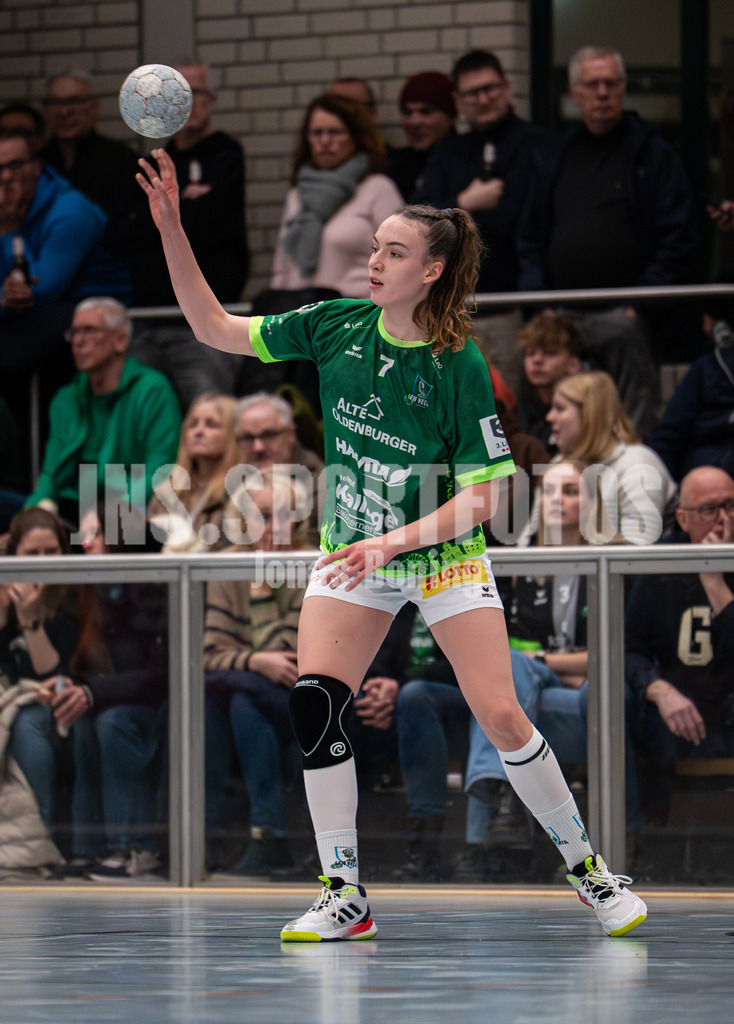 Handball I Frauen I Saison 2025-2026 I 3. Liga Staffel Nord I 13. Spieltag I SC SFN Vechta -Buxtehuder SV II-17 | Mia Leonie Mehrtens (7, SC SFN Vechta) - Realisiert mit Pictrs.com