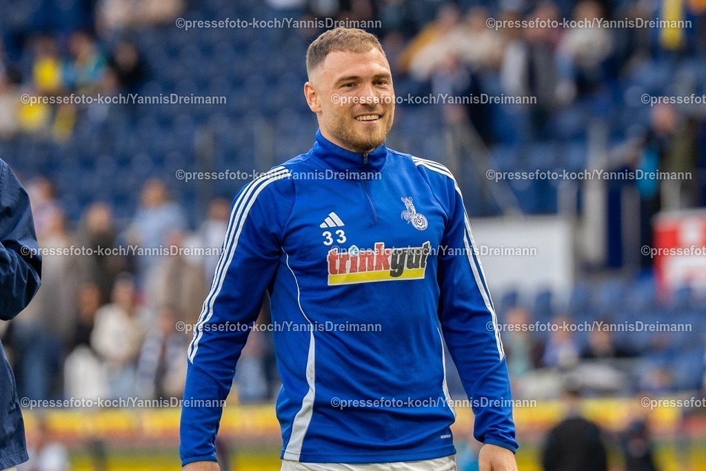 xYDR22032501107 | 22.03.2025, xydrx, Fußball, MSV Duisburg - SC Union Nettetal, Niederrheinpokal Halbfinale, Schauinsland-Reisen Arena: Maximilian Dittgen (MSV Duisburg #31) freut sich über den Sieg,