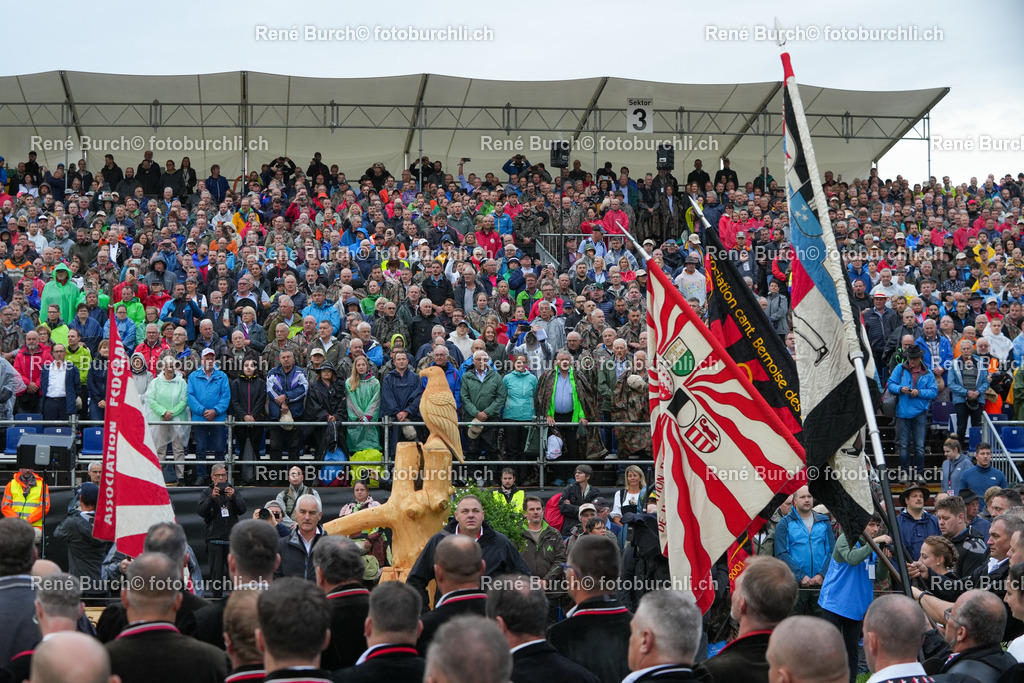 18 | René Burch leidenschaftlicher Fotograf aus Kerns in Obwalden.  Hier finden sie Sport, Landschaft und Natur Fotografie.
 - Realisiert mit Pictrs.com