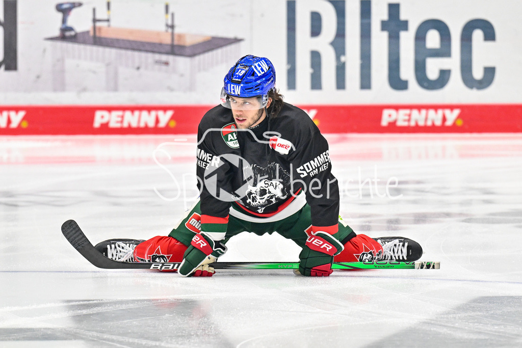 Augsburger Panther - Löwen Frankfurt | Das warmup beider Mannschaften / Riley DAMIANI (Augsburger Panther #19) / DEL: Augsburger Panther - Löwen Frankfurt, Curt Frenzel Stadiom am 11.10.2024