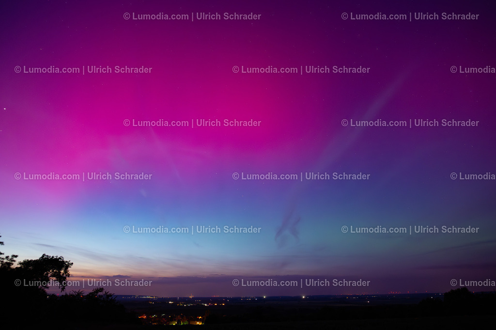 10049-13209 - Polarlicht am Huy | Stockfoto und Bilderpool mit Bildmaterial aus Deutschland, dem Harz, Halberstadt, Quedlinburg, Wernigerode und weltweit. Qualitativ hochwertige und professionelle Fotos anschauen und kaufen. - Realisiert mit Pictrs.com