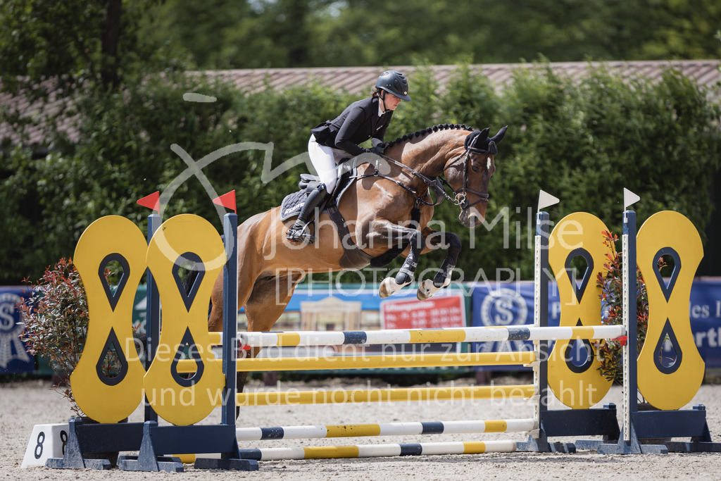 230516_Mühlen_03SprPf-A-365 | Deine schönsten Turniermomente als professionelle Fotos! Entdecke hochwertige Pferdesport-Fotografie im Online-Shop. Jetzt Fotos finden & bestellen!