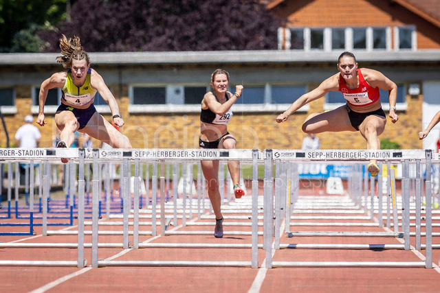 B&amp;S Kurpfalz Gala; Weinheim, 23.05.2026 | WEINHEIM, GERMANY - MAY 24: Battle between Marlene Meier (GER/TSV Bayer o4 Leverkusen) and Franziska Schuster (GER/TSV Bayer o4 Leverkusen) in the 100m hurdles final during the B&amp;S Kurpfalz Gala am 23.05.2026 at the  Sepp-Herberger-Stadium in Weinheim (Baden-Wuerttemberg / Germany).