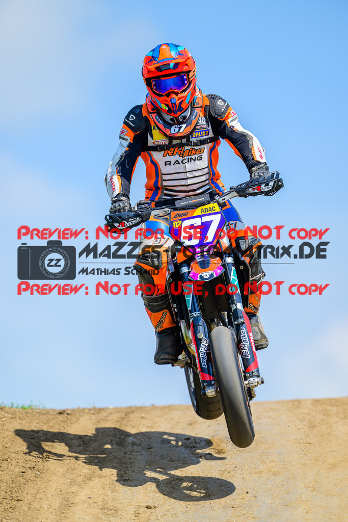 MaZZes_FotoMatrix_240622_6007705_7551 | UE40