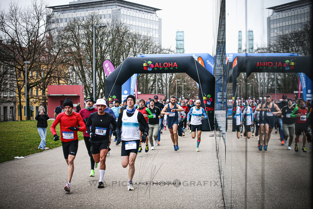 ..... | Linz, AUSTRIA,14. Dezember 25, ALOHA WINTERLAUF DEZEMBER 25 , Image shows: Photo: WAPICS / Andreas Willdoner