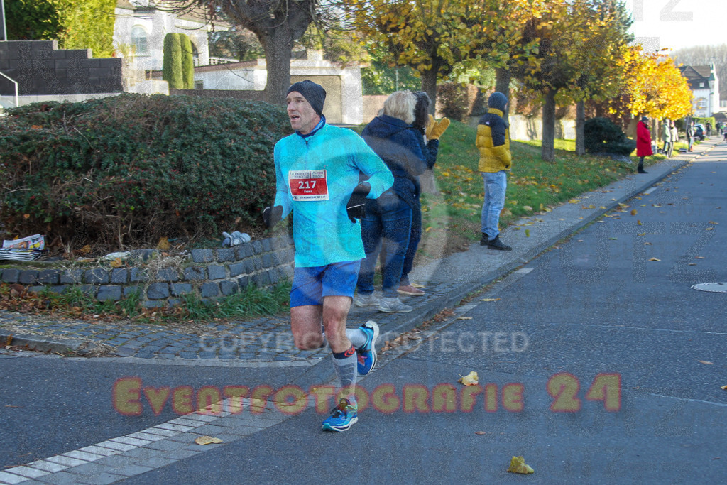 241201_1220_EV4_2169 | Sportfotografie im Rhein-Sieg Kreis, Köln, Bonn, NRW, Rheinland Pfalz, Hessen, etc. Unser Tätigkeitsfeld umfasst den Laufsport vom Volkslauf über den Marathon, Duathlon, Triathon bis zum Ultralauf wie Kölnpfad Ultra oder Schindertrail.