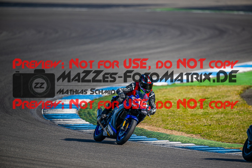 MaZZes_FotoMatrix_230410_3378 | INST