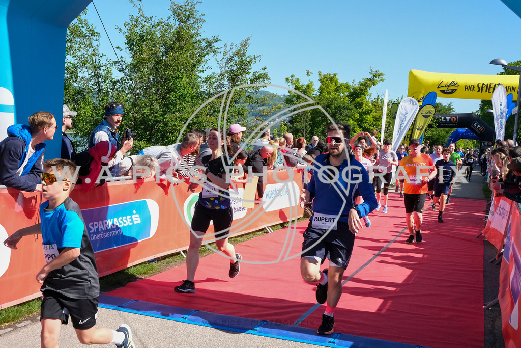 ..... | LINZ,AUSTRIA,27.April 24, Int. 3 Brückenlauf Linz  , Image shows: Photo: WAPICS / Michael ring