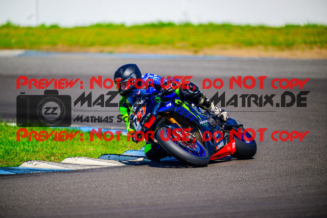 MaZZes_FotoMatrix_240520_6021986_7657 | WEISS