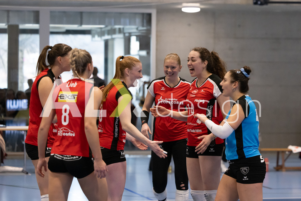 Volleyball I Frauen I Saison 2025-2026 I Volleyball NLA | Women I 1/4 Finals I  BIWI VFM - VC Kanti Schaffhausen I 01.03.2026 | VC Kanti Schaffhausen Spielerinnenkreis - Realisiert mit Pictrs.com