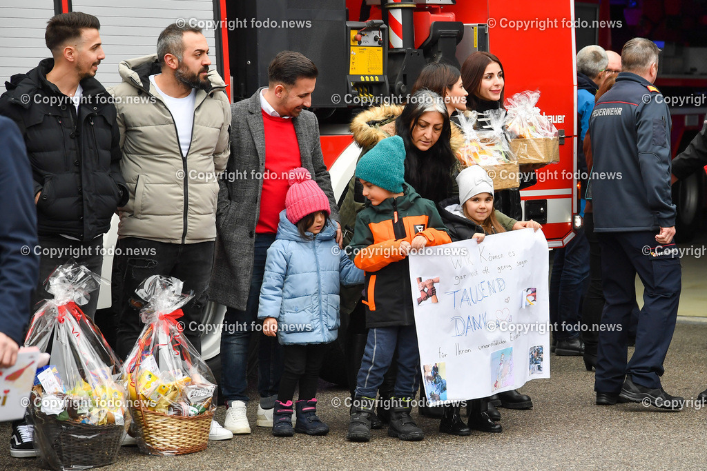 Feuerwehr Traun_ Empfang Rettungshunde Erdbebeneinsatz Türkei_ 17.02.2023-7 | 17.02.2023, Traun, AUT, Feuerwehr Traun, Empfang Rettungshunde Erdbebeneinsatz Tuerkei, im Bild Empfang Rettungshunde Erdbebeneinsatz Tuerkei