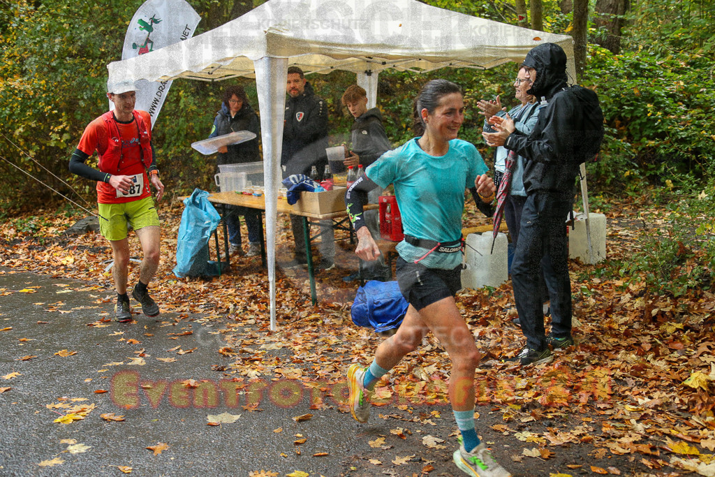 241027_0918_EX1_3270 | Sportfotografie im Rhein-Sieg Kreis, Köln, Bonn, NRW, Rheinland Pfalz, Hessen, etc. Unser Tätigkeitsfeld umfasst den Laufsport vom Volkslauf über den Marathon, Duathlon, Triathon bis zum Ultralauf wie Kölnpfad Ultra oder Schindertrail.