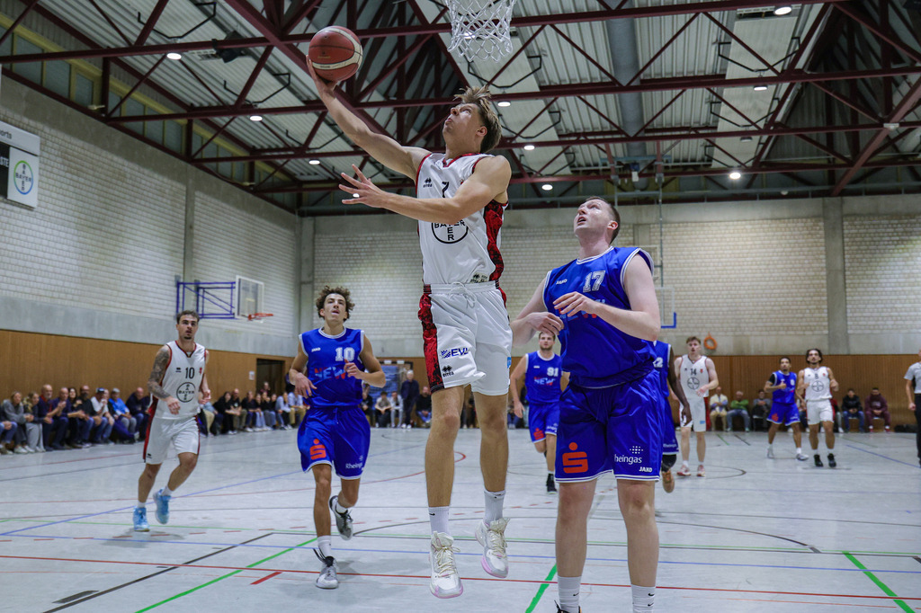 Regio BAYER GIANTS vs NEW Elephants Grevenbroich-18 | Fotos von Basketballspielen aus dem Raum NRW fotografiert von Gero Mueller-Laschet und Daniel Schaefer - Realisiert mit Pictrs.com