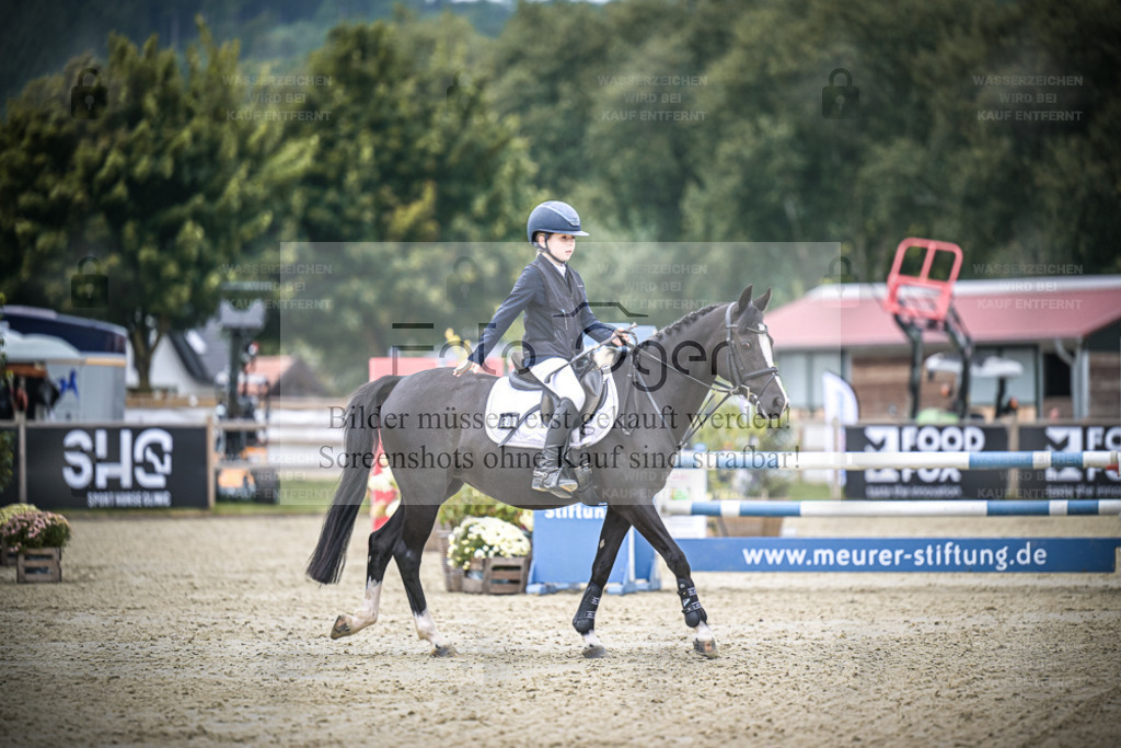 DOS_0871 | Entdecke hochwertige Reitturnierfotos von Foto Oger. Professionell, emotional und authentisch – jetzt Lieblingsmomente im Shop bestellen. - Realisiert mit Pictrs.com