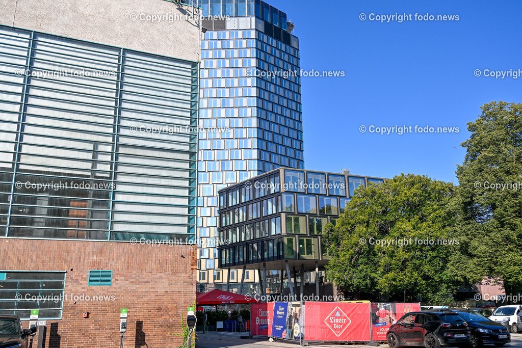 Linz_ Tabakfabrik Linz_ 12.08.2025-7 | 12.08.2025, LINZ, AUT, Tabakfabrik Linz, im Bild Themenbild, Tabakfabrik Linz, Moderne Base, Kreativzentrum, Linz, Oberoesterreich, Architektur, Industriekultur, Innovation, Co-Working, Start-ups, Kunst, Design, Digitalisierung, Veranstaltungen, Ausstellungen, Urbaner Raum, Netzwerken, Makerspace, Gruenderszene, Community, Transformation, Begegnungsort, Kreativwirtschaft, Zukunftsprojekt, Denkfabrik, Grand Garage, Symbolbild, Feature