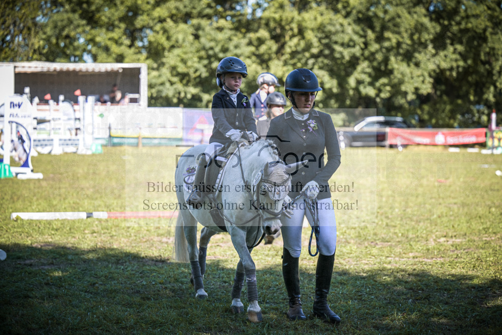 DOS_0023 | Entdecke hochwertige Reitturnierfotos von Foto Oger. Professionell, emotional und authentisch – jetzt Lieblingsmomente im Shop bestellen.Deutschlandweite Turnierfotografie. - Realisiert mit Pictrs.com