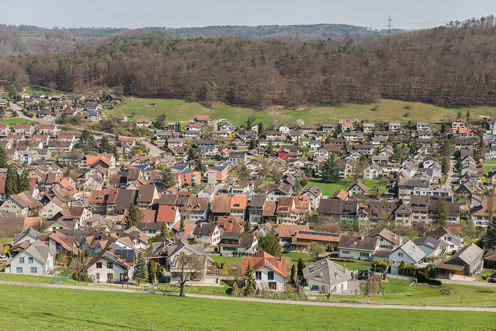 Ausblick aufs Dorf | Bubendorf, Baselland, Schweiz. - Realisiert mit Pictrs.com