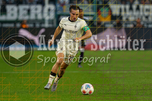 Borussia Mönchengladbach vs Eintracht Frankfurt - Bundesliga  | Mönchengladbach, Deutschland, 27.09.25:   Rocco Reitz (Borussia Mönchengladbach) in Aktion am Ball, Einzelaktion waehrend des Spiels der Bundesliga zwischen Borussia Mönchengladbach vs Eintracht Frankfurt im Stadion im Borussia Park(Foto von Brauer-Fotoagentur / Adrian Schlueter)