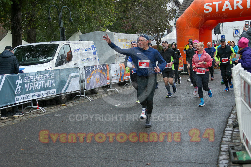 251130_1144_EX1_8604 | Sportfotografie im Rhein-Sieg Kreis, Köln, Bonn, NRW, Rheinland Pfalz, Hessen, etc. Unser Tätigkeitsfeld umfasst den Laufsport vom Volkslauf über den Marathon, Duathlon, Triathon bis zum Ultralauf wie Kölnpfad Ultra oder Schindertrail.