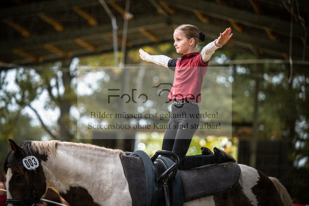 DOS_0075 | Entdecke hochwertige Reitturnierfotos von Foto Oger. Professionell, emotional und authentisch – jetzt Lieblingsmomente im Shop bestellen.Deutschlandweite Turnierfotografie. - Realisiert mit Pictrs.com