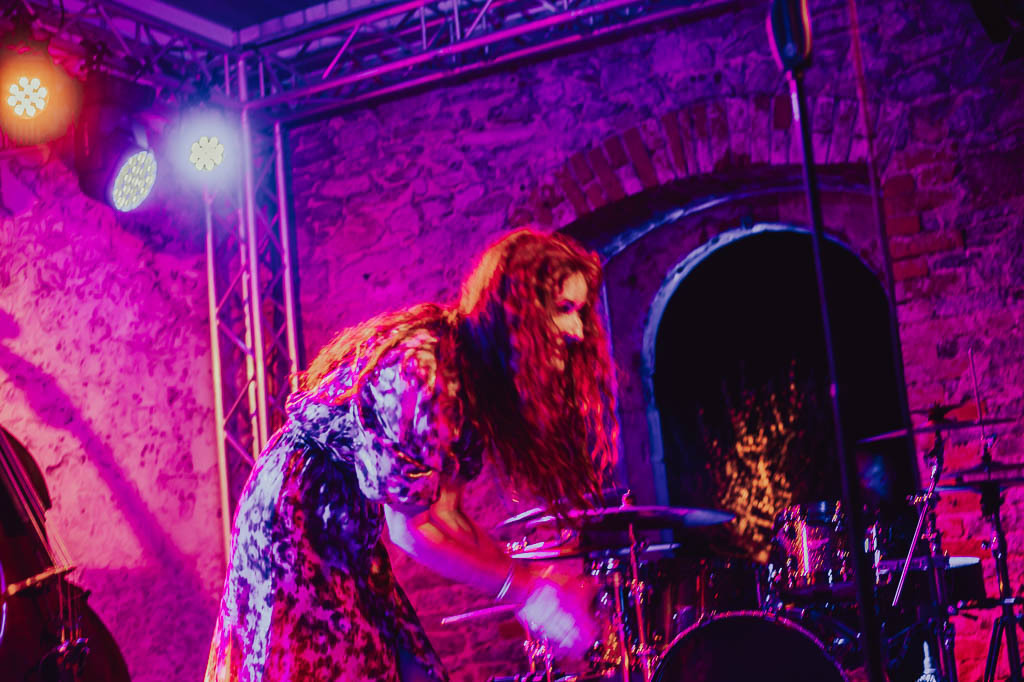 Maria Markesini Konzert | Maria Markesini meets Klazz Brothers im Forte Belvedere Leisnig zum Festival Hallo Leisnig 2022. - Realisiert mit Pictrs.com