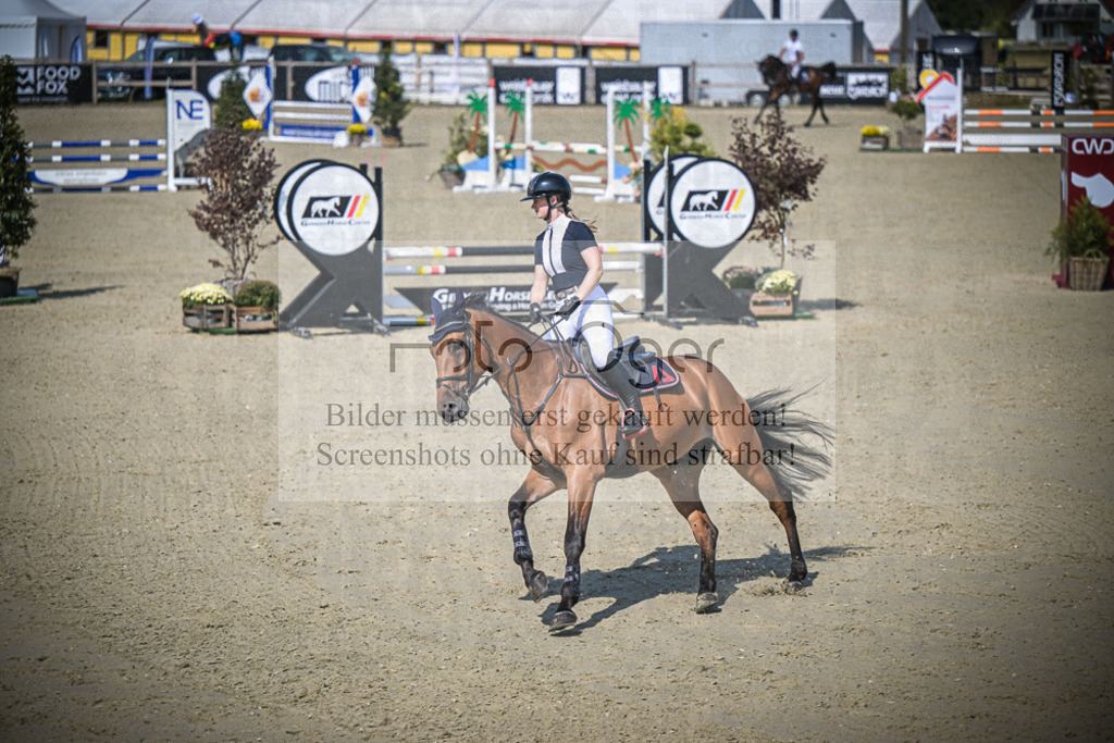 DOS_3022 | Entdecke hochwertige Reitturnierfotos von Foto Oger. Professionell, emotional und authentisch – jetzt Lieblingsmomente im Shop bestellen.Deutschlandweite Turnierfotografie. - Realisiert mit Pictrs.com
