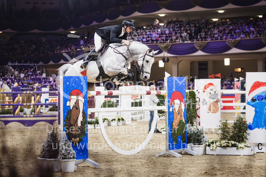 251221_IFRF_Jumping_GP-120 | Deine schönsten Turniermomente als professionelle Fotos! Entdecke hochwertige Pferdesport-Fotografie im Online-Shop. Jetzt Fotos finden & bestellen!