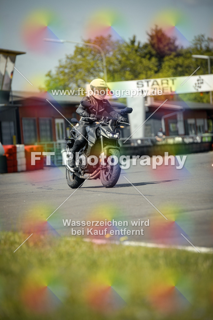OBK_Mai_Martina_Markus-10767 | Hier findet Ihr Bilder von Touristenfahrten auf der Nürburgring Nordschleife oder von anderen Veranstaltungen die ich besucht habe. Viel Spass beim Durch Schauen 
