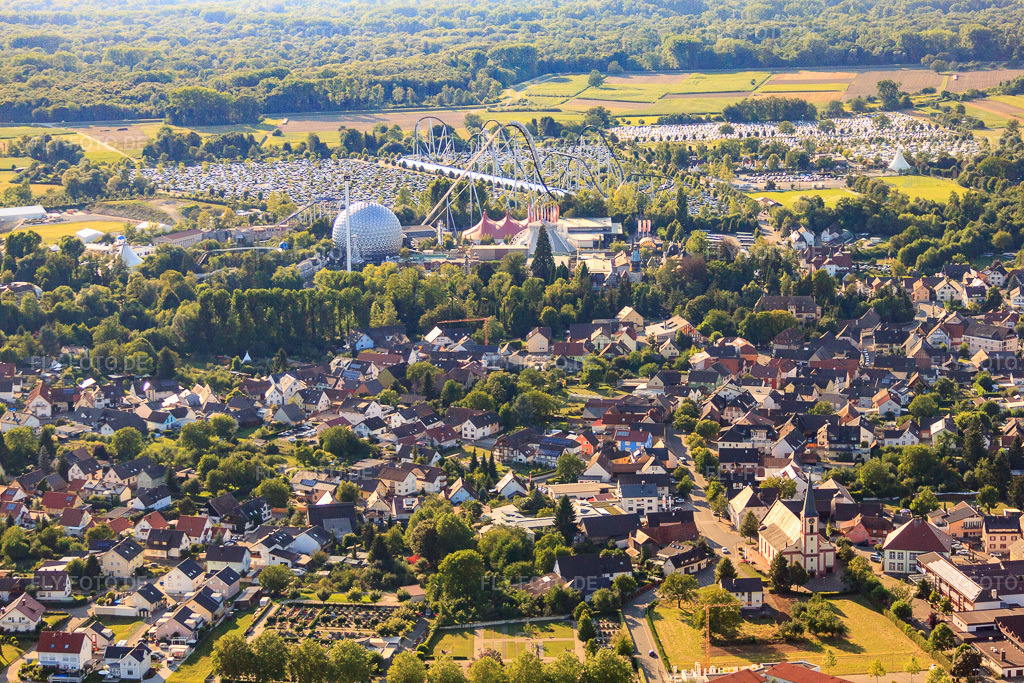 Luftbild: Europapark Rust von Osten in Rust im Bundesland Baden-Württemberg in Deutschland. – Foto: IMG_59457.jpg vom 16.08.2013 durch Werner Riehm/FLY-FOTO.de – Auflösung des Originals: 4752 x 3168 px – ico_highlight