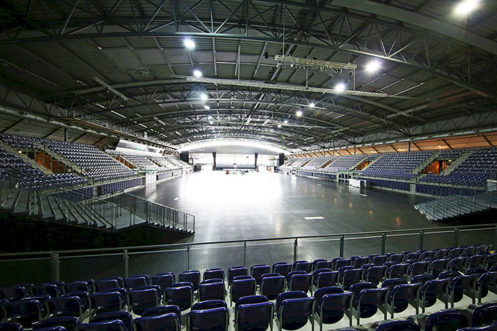Foto: Leipzig - Arena Leipzig | Das Team hinter BILDLEXIKON LEIPZIG bündelt historische wie aktuelle Informationen über die Stadt Leipzig in Text und Bild auf einer Plattform und stellt diese der interessierten Öffentlichkeit zur Verfügung.