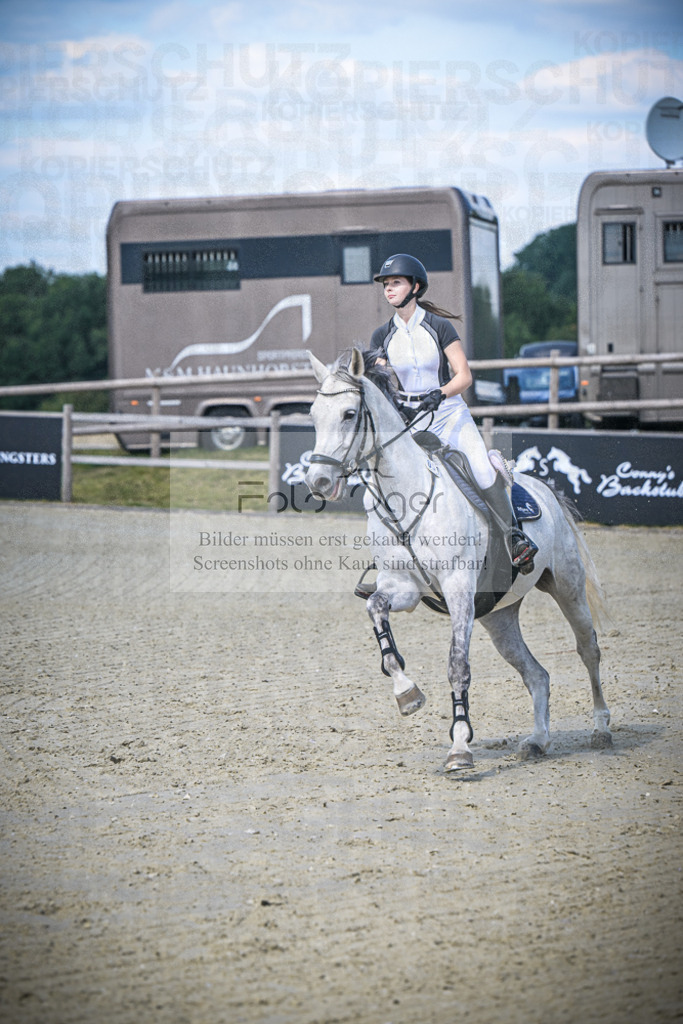 DOS_0095 | Entdecke hochwertige Reitturnierfotos von Foto Oger. Professionell, emotional und authentisch – jetzt Lieblingsmomente im Shop bestellen.Deutschlandweite Turnierfotografie. - Realisiert mit Pictrs.com