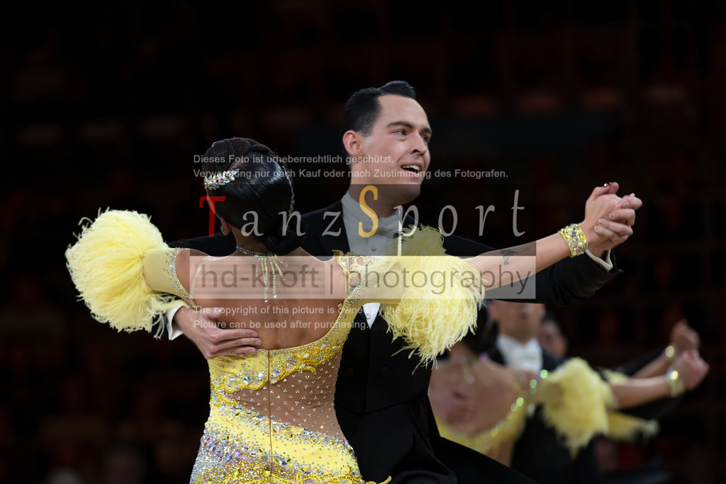 20241109_DM-Formationen_6997 | Tanzsportbilder, Standardtanz, Lateintanz, WDSF, DTV, LTVB, dancecomp, goc, hessen tanzt, blaues band der spree, walzer, tango, wiener walzer, slowfox, quickstepp, samba, rumba, cha-cha-cha, paso doble. jive, hd-kroft photography, turniertanzsport