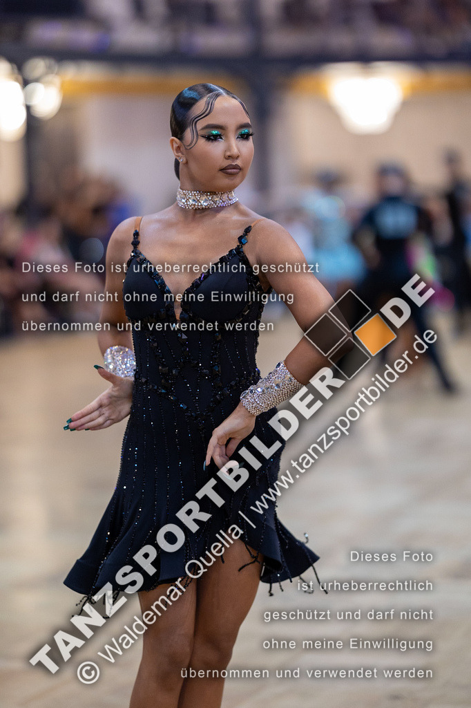 20230812-01796 | Hier finden Sie Tanz Bilder vom Latein und Standard Formationen tanzen. Sportbilder vom Tanzsport. Schöne Fotos und von Weltmeisterschaft, Europameisterschaft, Bundesliga, Regionalliga, Oberliga und Landesliga sowie von GOC Stuttgart, DanceComp, WM Bremen