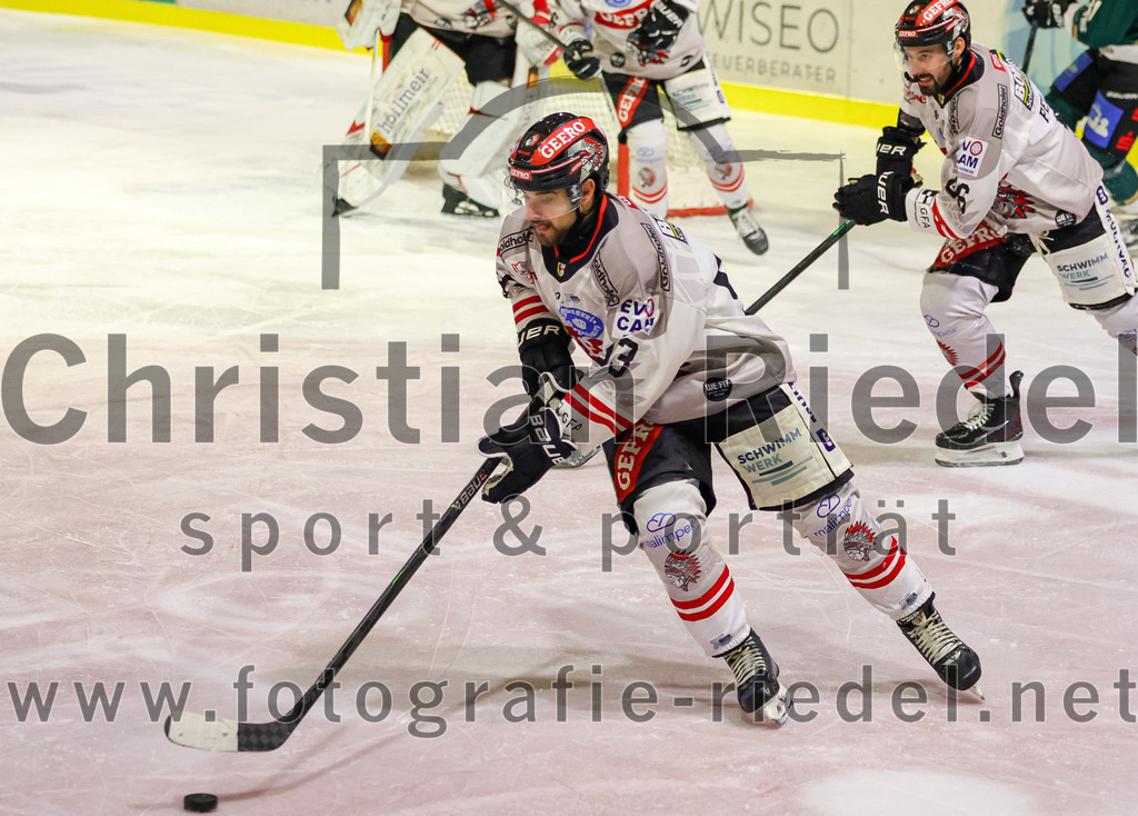 2025-12-14_122_TSV_Erding_gegen_ECDC_Memmingen_Indians | Erding, Deutschland, 14.12.2025:Eishockey, Oberliga Süd 2025 / 2026, 26. Spieltag, TSV Erding gegen ECDC Memmingen Indians, Endergebnis: 1:2Foto: Christian Riedel / fotografie-riedel.net