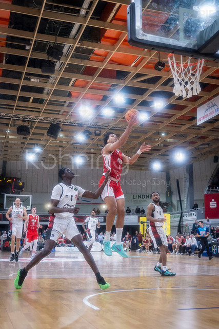 Barmer 2. Basketball Bundesliga ProA: Bayer Giants Leverkusen vs. RheinStars Koeln, 04.04.26 | Leverkusen, 04.04.26 - Maximilian Begue (RheinStars Köln, 9) während des Spiels der Barmer 2. Basketball Bundesliga ProA: Bayer Giants Leverkusen vs. RheinStars Koeln in der Ostermann Arena in Leverkusen.
