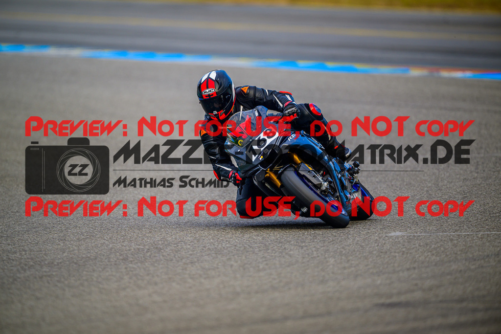 MaZZes_Fotomatrix_20250929_6007705_5494-2 | WEISS